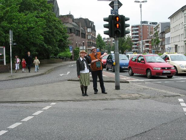 Monika, Uwe und die rote Ampel.jpg